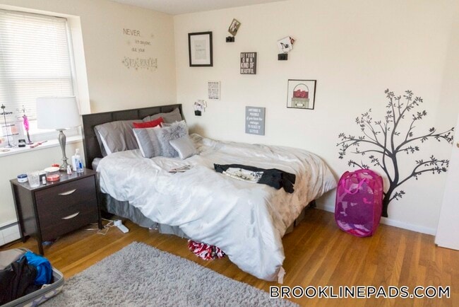 Building Photo - 110 Babcock St