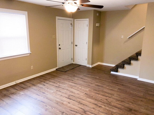 Building Photo - 9405 Lew Cir