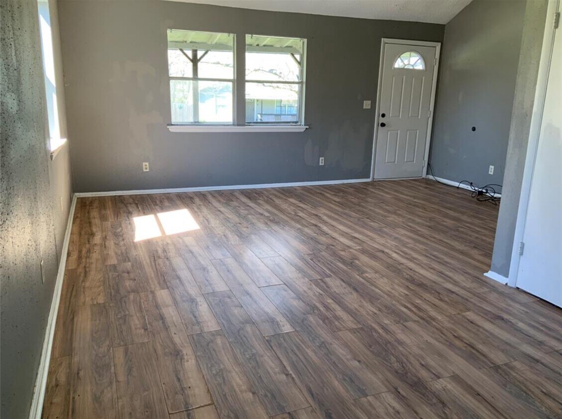 Foto principal - 2820 Fisher Hill Rd