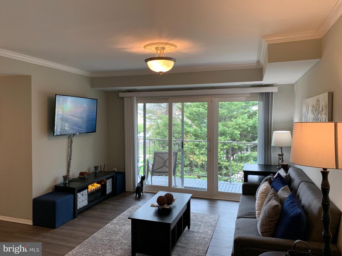 Foto principal - 11907 Parklawn Dr