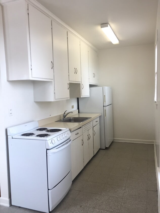 217 Washington St Unit 0305, Waukegan, IL 60085 Room for Rent in