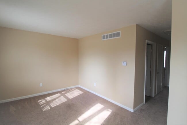 Building Photo - 126 Henry Ct