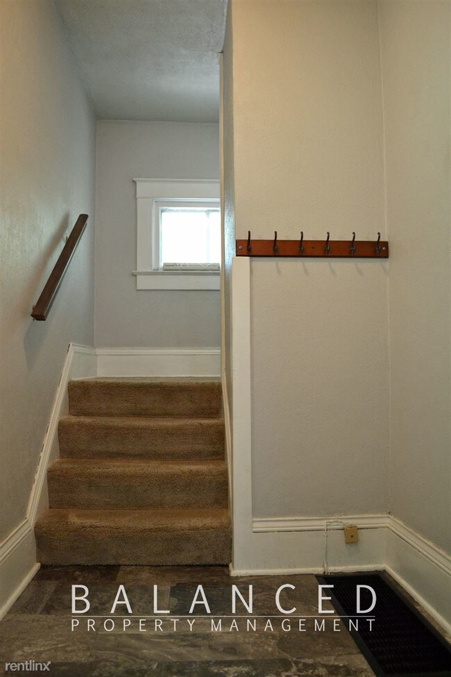 Building Photo - 3 br, 1.5 bath House - 2910 SW 17th St