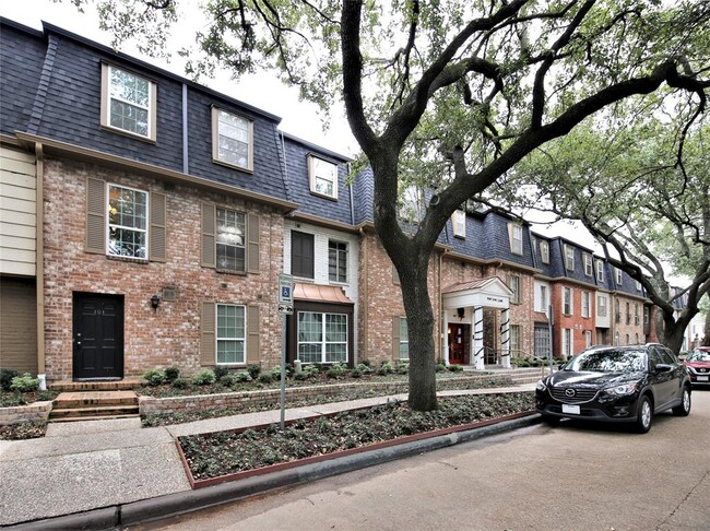 Foto del edificio - 361 N Post Oak Ln