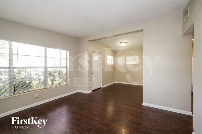 Building Photo - 1521 Heather Ave