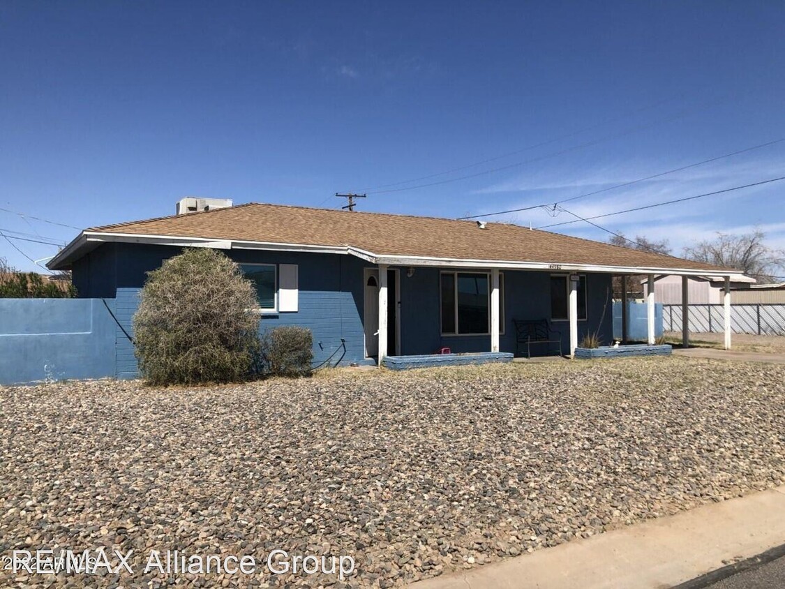 Primary Photo - Studio, 1 bath House - 44980 W Fred Cole L...