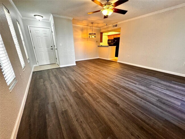 Foto del edificio - 720 Lyndhurst St