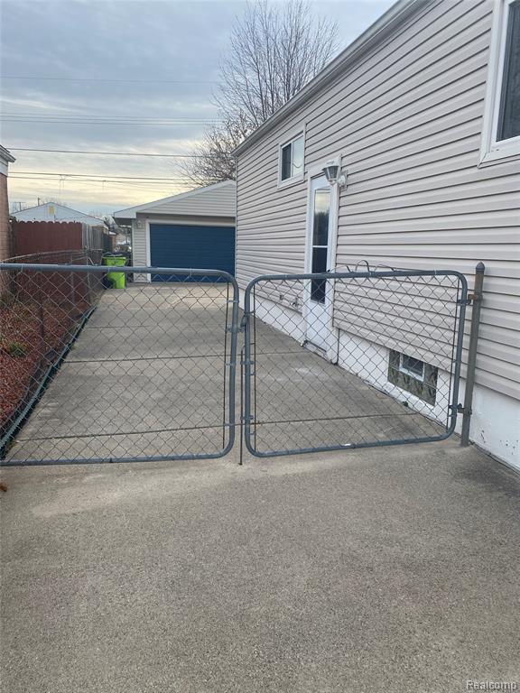 Building Photo - 19430 Williamson St