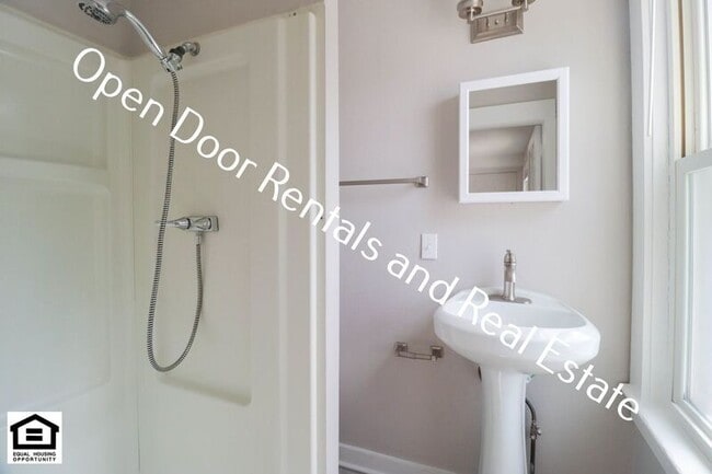 Building Photo - 1918 Riedmiller Ave