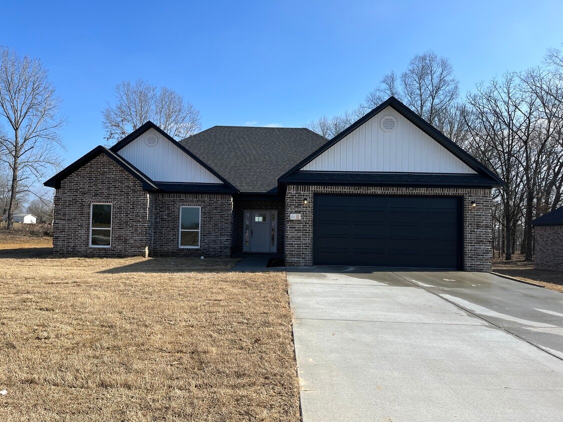 108 Garrett Ln, Beebe, AR 72012 House Rental in Beebe, AR