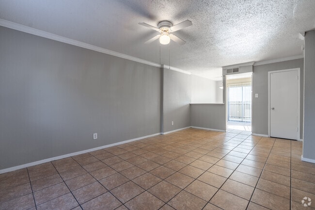 2BR, 1.5BA - 1,010SF - Living Room - Ventana Ridge