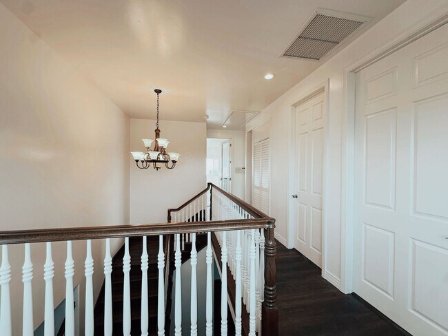 Building Photo - Spacious 5-Bedroom, 4 Bath Home with Ocean...