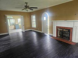 Building Photo - 511 S Lutterloh Ave