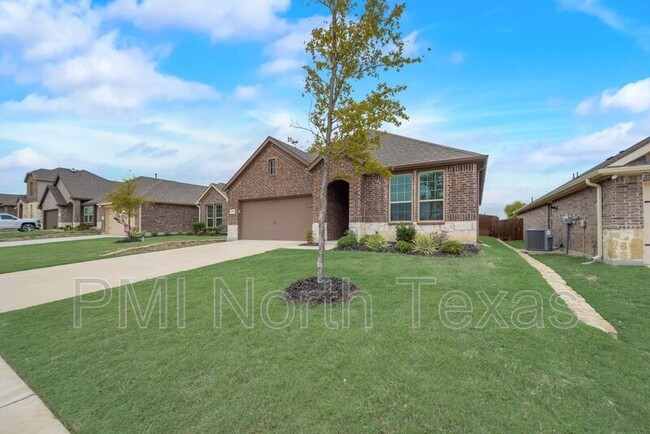 Building Photo - 3509 Comal Dr