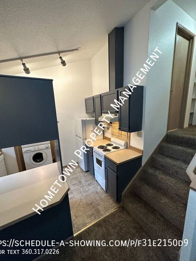 Building Photo - Loft/Studio Home Available Now in Tumwater!