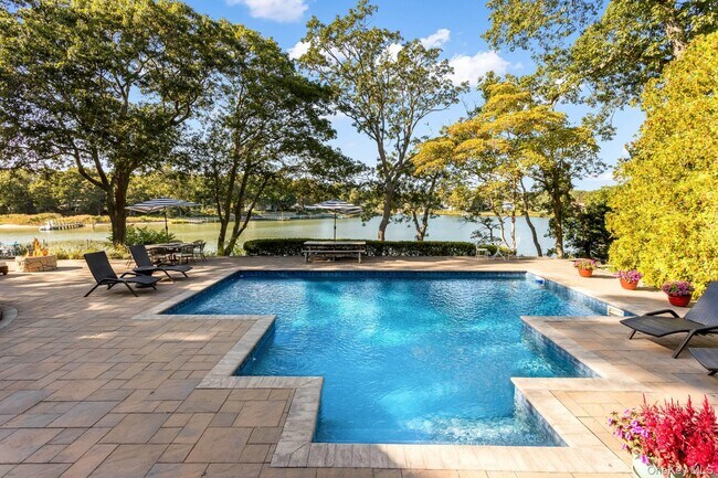 Building Photo - 3693 Pine Neck Rd