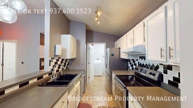 Building Photo - Beautiful 2 bedroom, 2 full bath condo wit...