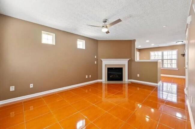 Foto del edificio - 5125 Sky Ridge Way