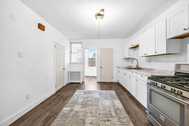 Building Photo - 41 Bloomfield Ave