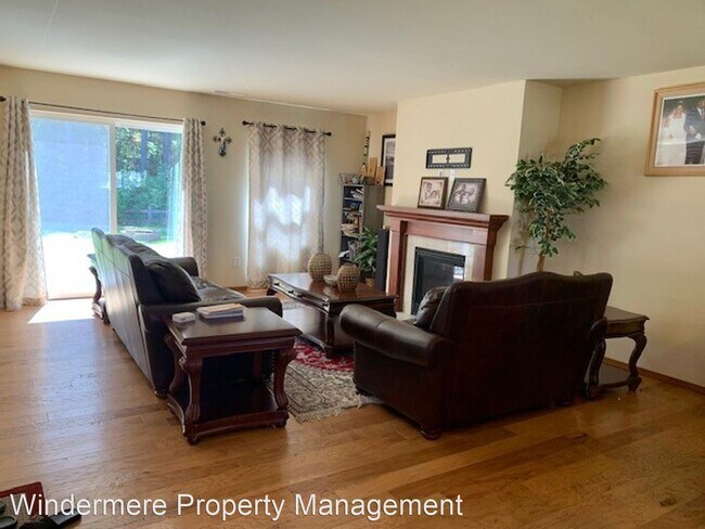 Building Photo - 3 br, 2.5 bath House - 4260 Chanting Circl...