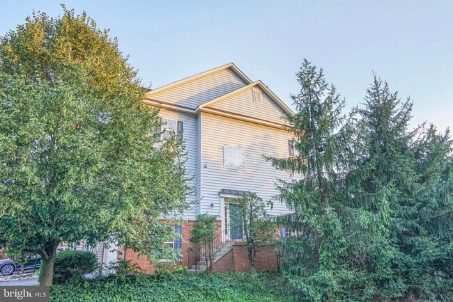 Building Photo - 12560 Royal Wolf Pl