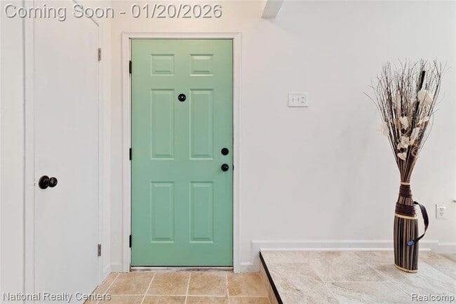 Building Photo - 29942 Avondale St