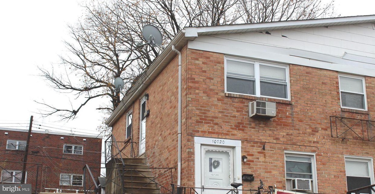 Primary Photo - 10720 Gifford St
