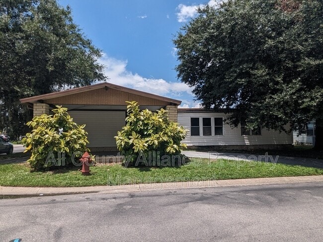 Building Photo - 34335 Lodge Dr