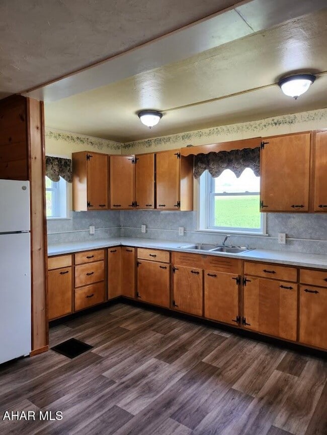 Building Photo - 470 Golden Rule Dr