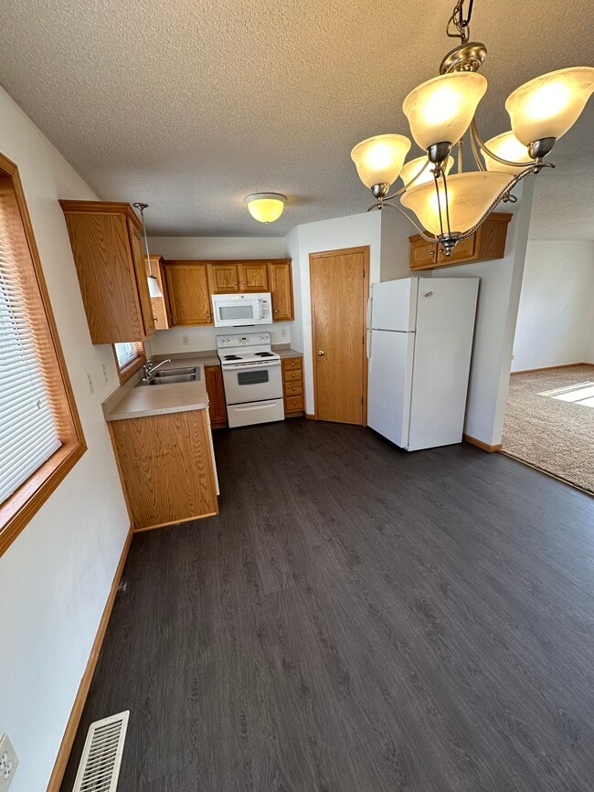 Kitchen picture 1 - 229 Tanager Path
