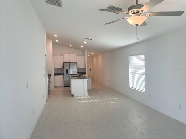 Building Photo - 6495 Beverly Hills Dr