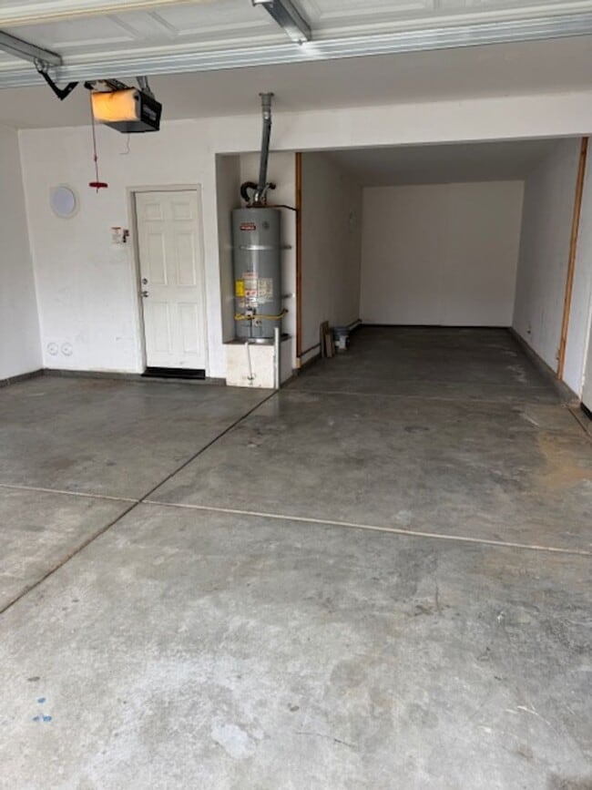 Building Photo - Beautiful 5 Bedroom Home for Rent