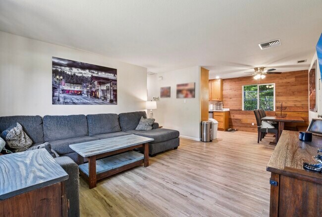 Foto del edificio - 837 Hillcrest St