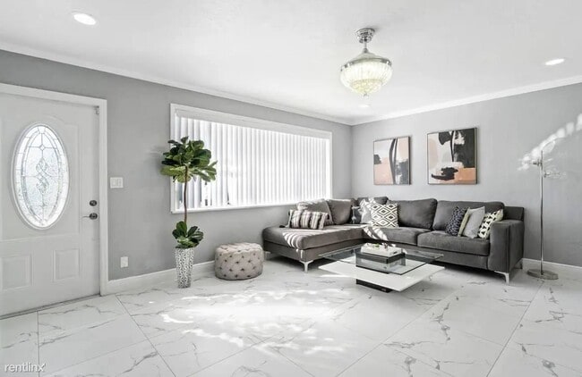 Foto del edificio - 3 br, 1 bath House - 310 Hemlock Rd