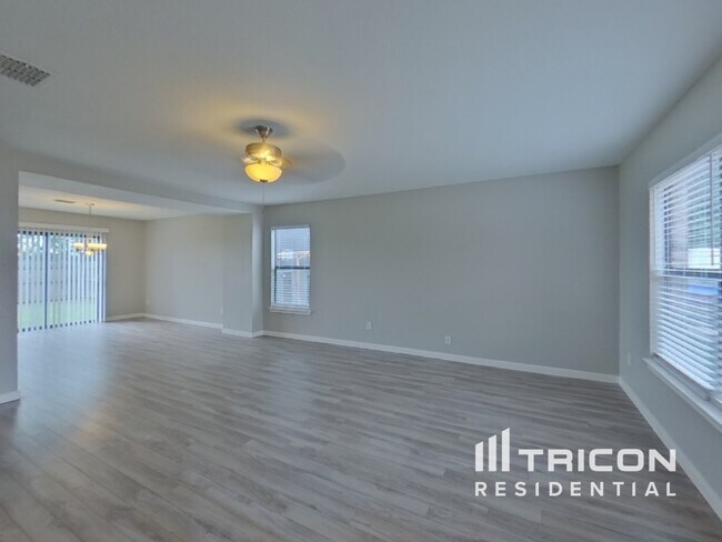 Foto del edificio - 10129 Chapel Hill Ct