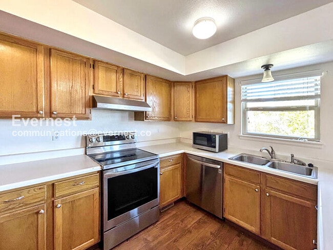 Foto del edificio - 3939 Smoke Tree Dr