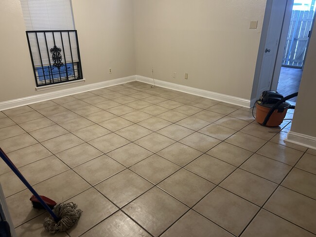 Foto del edificio - 4218 Hessmer Ave