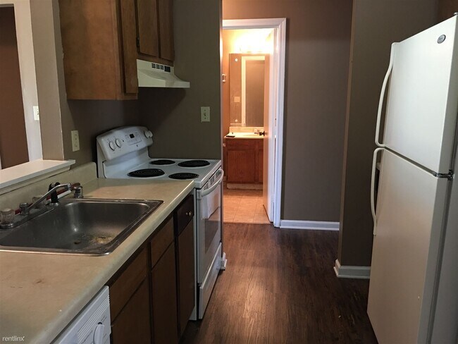 Foto del edificio - 2 br, 1 bath Duplex - 1908 Sandra St Apt A