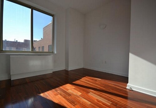 Building Photo - 509 Manhattan Ave