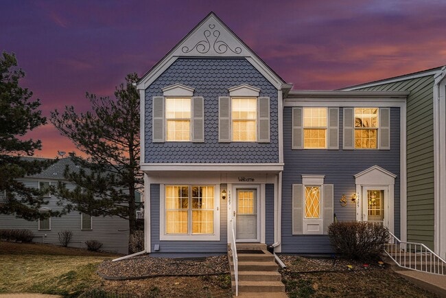 Photo - 3 Bedroom 2 Bathroom End Unit Townhome!