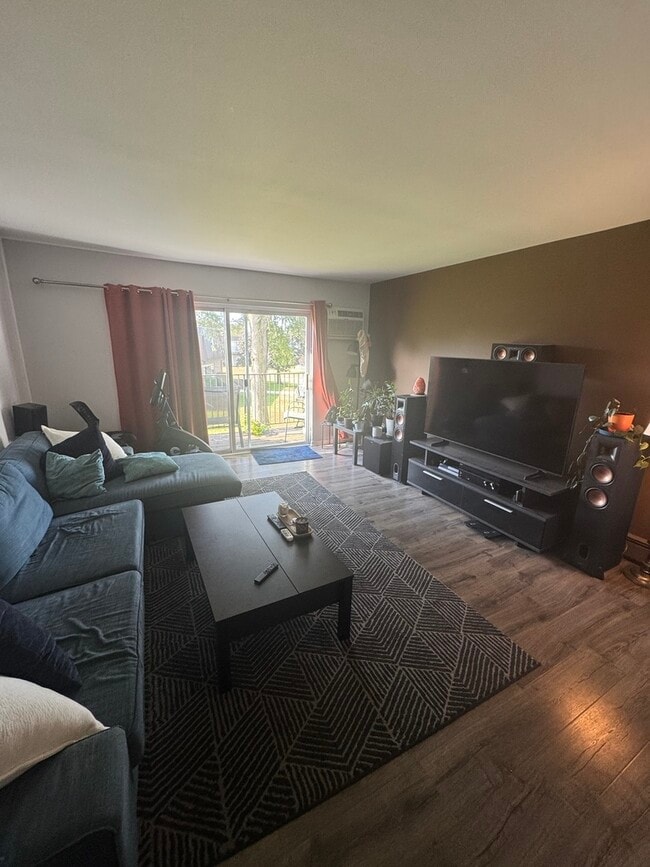 Foto del edificio - 7S040 W Suffield Ct