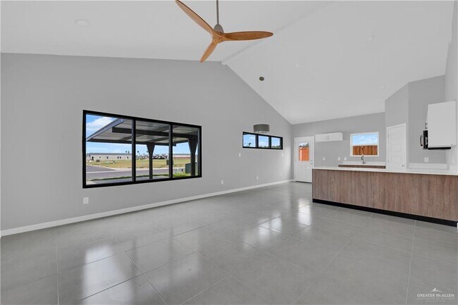 Building Photo - 10 N Alexandrite Ave