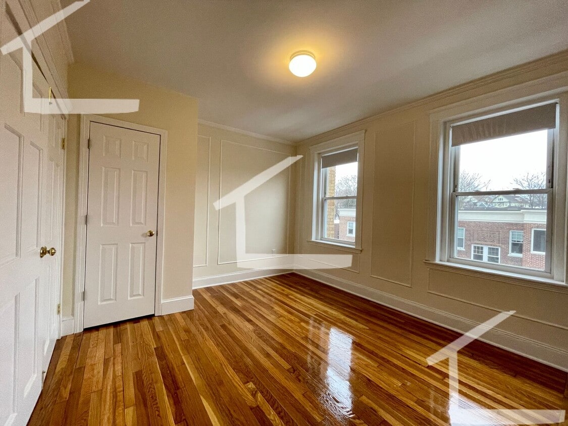 Beautiful 2 Bed Split available 9/1 Half fee - Beautiful 2 Bed  Split available 9/1 Half fee