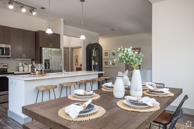 2HAB, 2BA - 1306 ft² B2G/F - Área de comedor - Creekside at Crabtree
