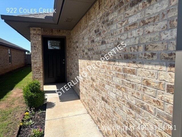 Foto del edificio - 922 Coles Creek