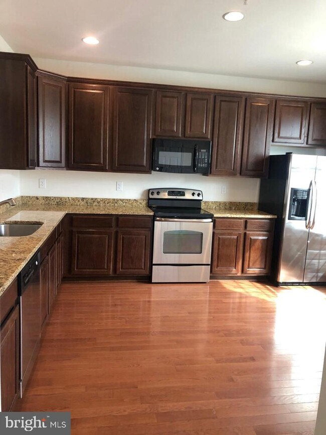 Building Photo - 3618 Glouster Dr
