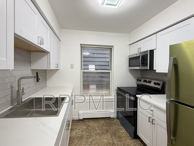 Photo - 19 Van Rensselear St #2 Apartment