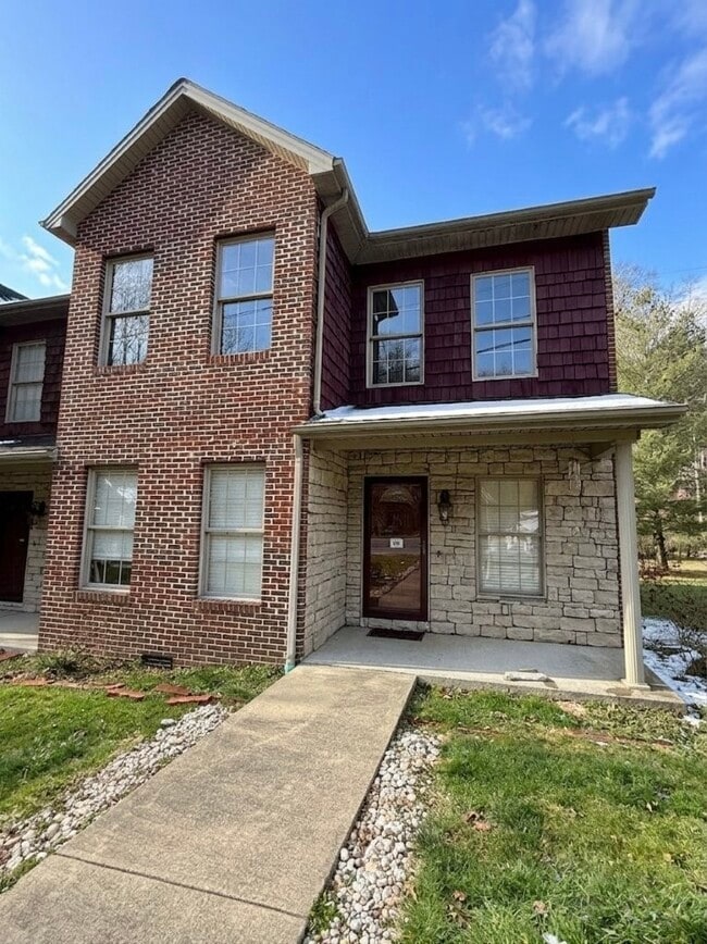 Building Photo - 581 Cedar Creek Rd