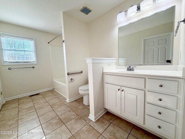 Foto del edificio - 6216 Hillcrest Ct