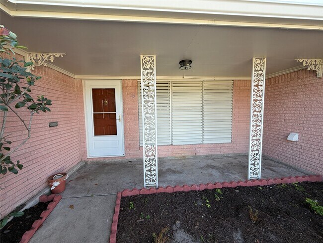 Building Photo - 2015 51st St